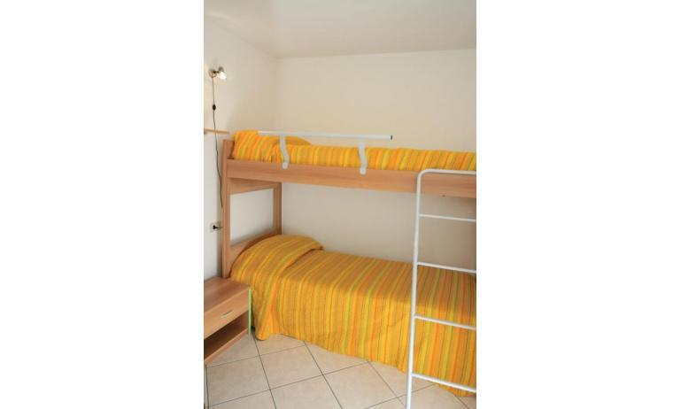 appartamenti CARAVELLE: C6 - camera con letto a castello (esempio)