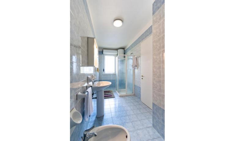 residence CRISTOFORO COLOMBO: C6 - bathroom (example)