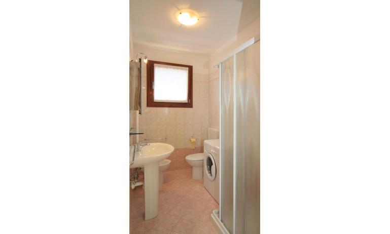 residence CRISTINA BEACH: B4 - bathroom with a shower enclosure (example)