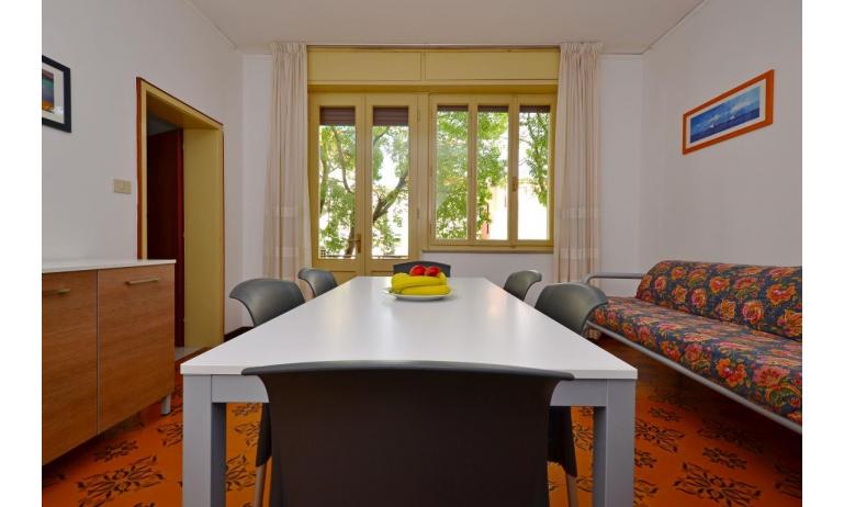 appartamenti JUPITER: D8 - divano letto singolo (esempio)