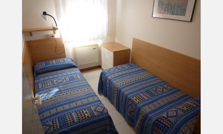 résidence BALI: C6 - chambre avec deux lits (exemple)