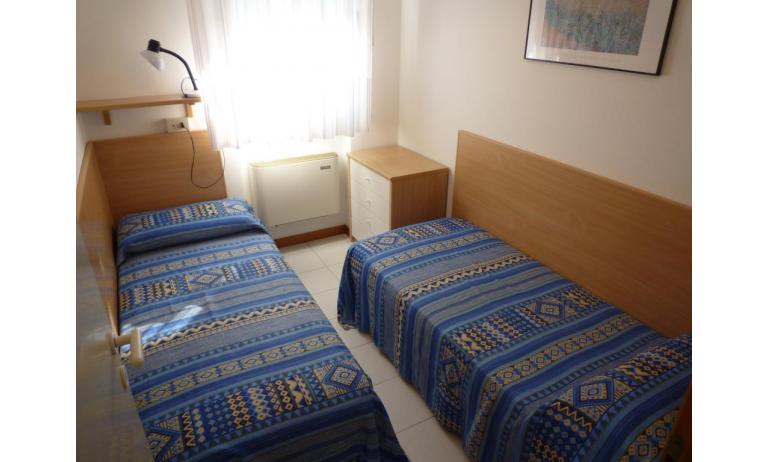 résidence BALI: C6 - chambre avec deux lits (exemple)