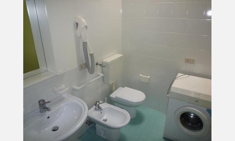 résidence BALI: C6 - salle de bain avec lave-linge (exemple)