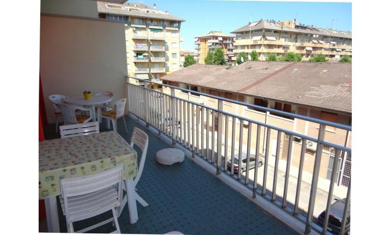 apartments ACAPULCO: B4 - balcony (example)