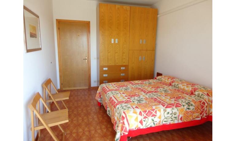 appartament ACAPULCO: B4 - chambre à coucher double (exemple)