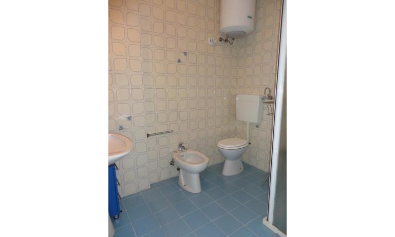 apartments AURORA: B4 - bathroom (example)