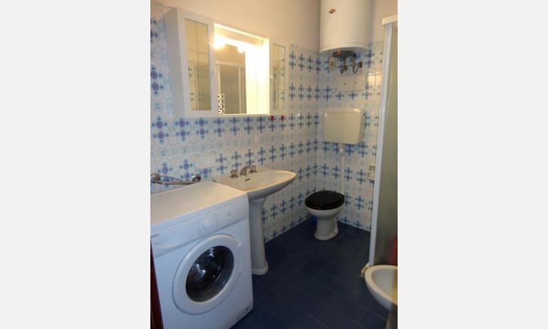 appartamenti MARCO POLO: B5 - bagno con box doccia (esempio)