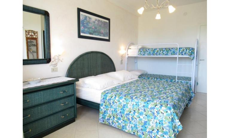 apartments MIRAMARE: C8/1-8 - bedroom with bunk bed (example)