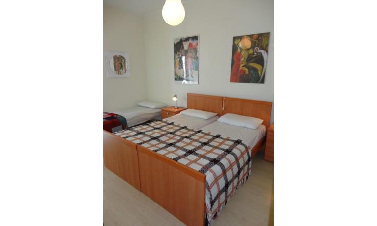 apartments MIRAMARE: C8/2-8 - 3-beds room (example)