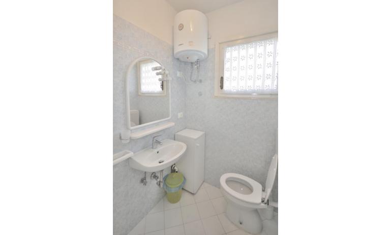 appartament VILLAGGIO MICHELANGELO: B4 - salle de bain (exemple)
