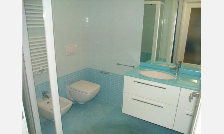 residence COSTA AZZURRA: B4 - bagno (esempio)