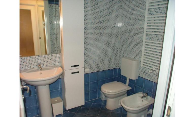 résidence COSTA AZZURRA: B4 - salle de bain (exemple)