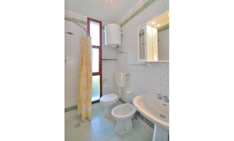Residence SPORTING: B4 - Badezimmer mit Duschvorhang (Beispiel)
