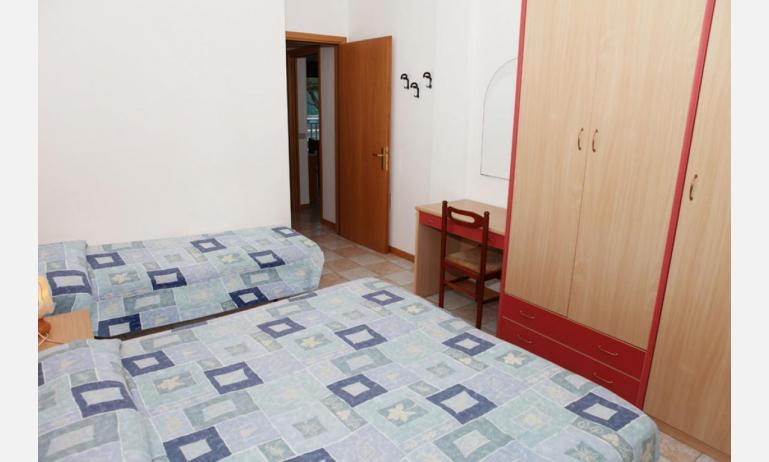 appartament MINERVA: C7 - chambre à 3 lits (exemple)