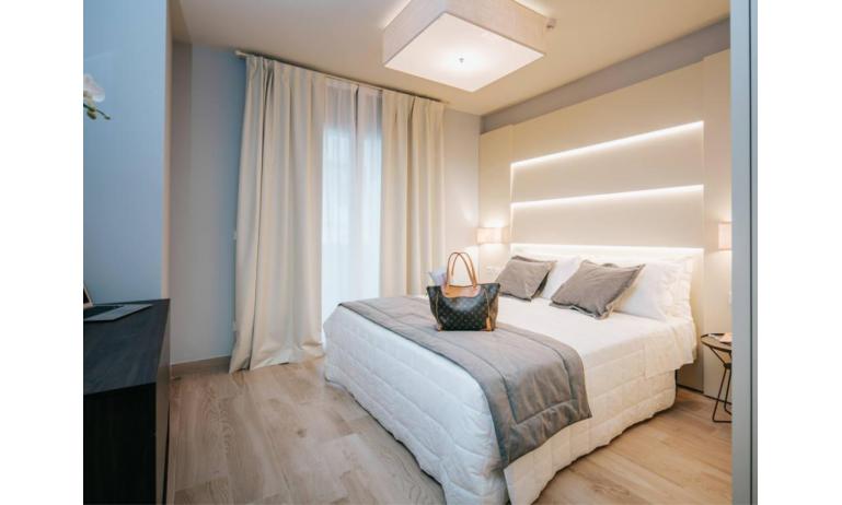 aparthotel TOURING: BT view - camera (esempio)